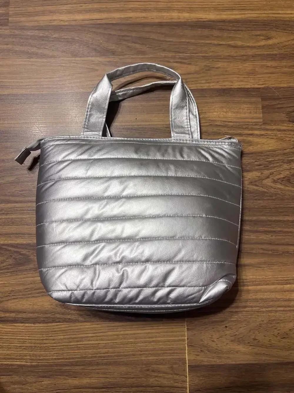 Quilted Metallic Lunch Tote With 2 Reusable Containers -Silver